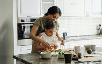 Healthy Eating Habits for 5-Year-Olds: Balancing Nutrition and Picky Eating